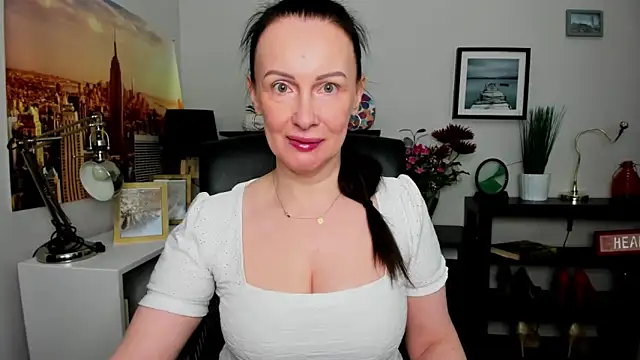 Velvet Jasmine online show from 09.18.25