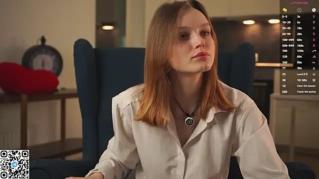 Snapshot of MandaReh chatting on 09.12.25 MandaReh online show from 09.12.25