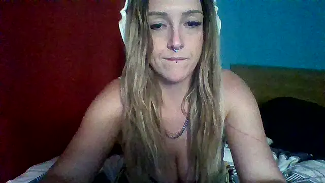Snapshot of cutiekayls chatting on 07.14.26 cutiekayls online show from 07.14.26