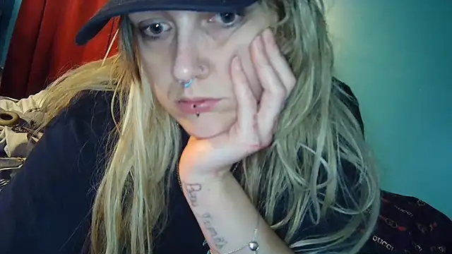 Snapshot of cutiekayls chatting on 07.21.26 cutiekayls online show from 07.21.26