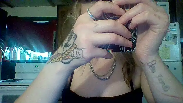 Snapshot of cutiekayls chatting on 07.26.26 cutiekayls online show from 07.26.26