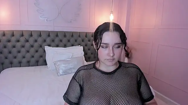 Briana 24 online show from 10.12.25