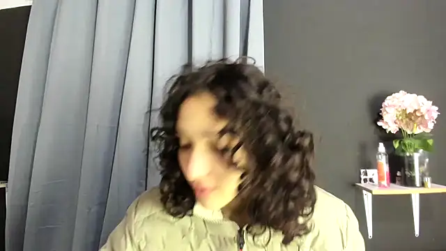 Snapshot of TeensNews18 chatting on 11.11.25 TeensNews18 online show from 11.11.25