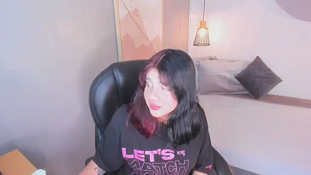 Julieth brown  online show from 11.14.25