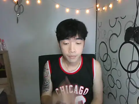 Snapshot of moaman190 chatting on 10.19.25 moaman190 online show from 10.19.25