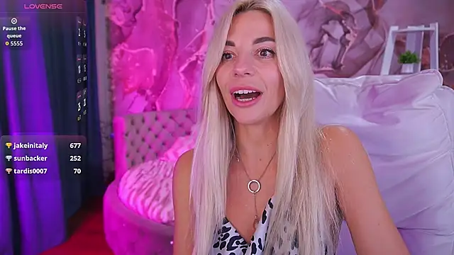 BellaRayyy online show from 11.27.25