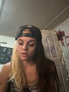 Snapshot of ittybittymeryssa chatting on 10.05.25 ittybittymeryssa online show from 10.05.25