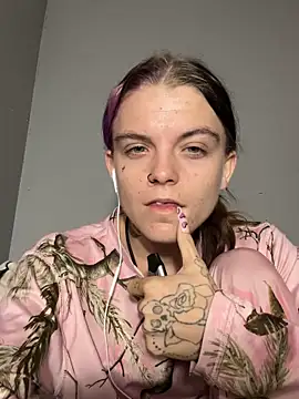 Snapshot of ittybittymeryssa chatting on 11.11.25 ittybittymeryssa online show from 11.11.25