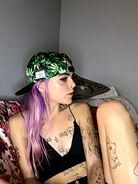 Snapshot of ittybittymeryssa chatting on 11.19.25 ittybittymeryssa online show from 11.19.25