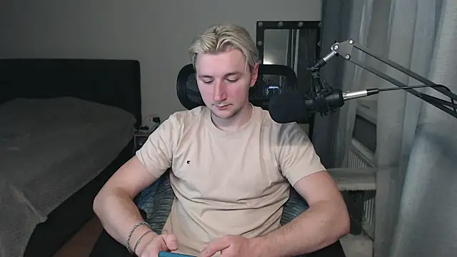 Elvin Vaenight online show from 10.08.25