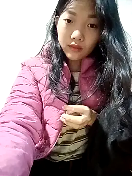 Snapshot of Ananine chatting on 11.21.25 Ananine online show from 11.21.25