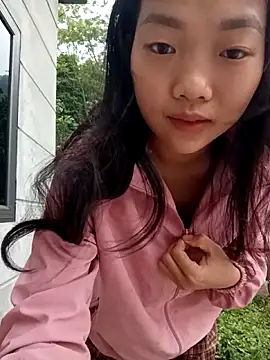 Snapshot of Ananine chatting on 04.02.26 Ananine online show from 04.02.26