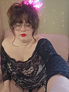Snapshot of BBWLiLoo chatting on 03.24.26 BBWLiLoo online show from 03.24.26