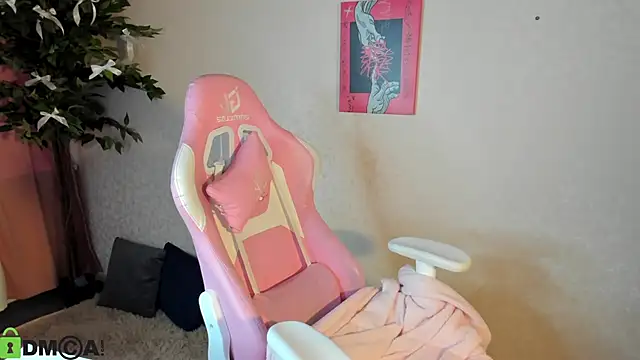 Sylvia Ortiz online show from 12.17.25