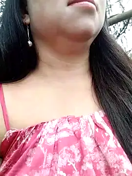 Snapshot of lusy-00 chatting on 02.15.26 lusy-00 online show from 02.15.26