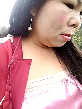 Snapshot of lusy-00 chatting on 02.18.26 lusy-00 online show from 02.18.26