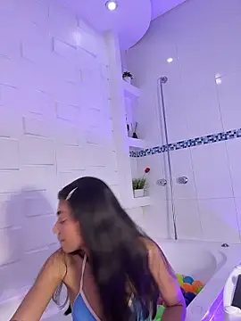 Snapshot of AlassiaHocthner chatting on 12.20.25 AlassiaHocthner online show from 12.20.25