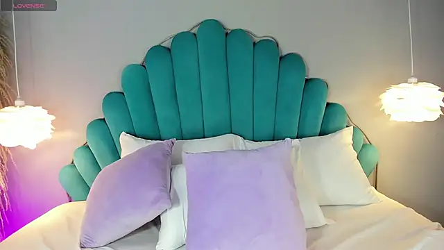 Snapshot of AlassiaHocthner chatting on 02.11.26 AlassiaHocthner online show from 02.11.26