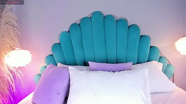 Snapshot of AlassiaHocthner chatting on 02.27.26 AlassiaHocthner online show from 02.27.26