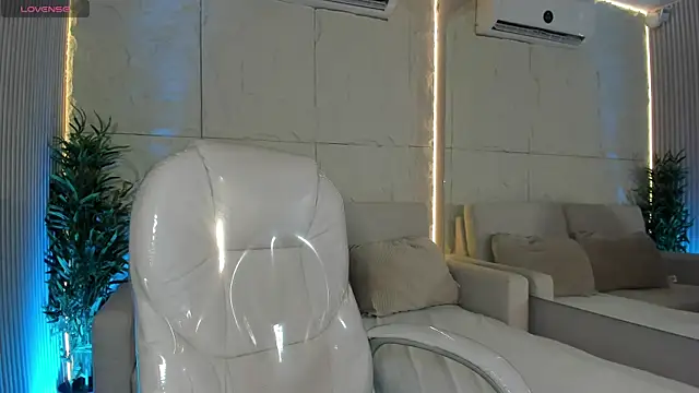 Snapshot of AlassiaHocthner chatting on 03.07.26 AlassiaHocthner online show from 03.07.26