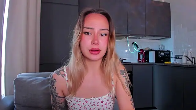 Snapshot of baobei03 chatting on 10.18.25 baobei03 online show from 10.18.25