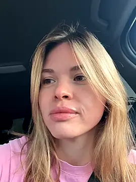 Snapshot of SMELLSEX chatting on 09.17.25 SMELLSEX online show from 09.17.25