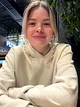 Snapshot of SMELLSEX chatting on 10.27.25 SMELLSEX online show from 10.27.25