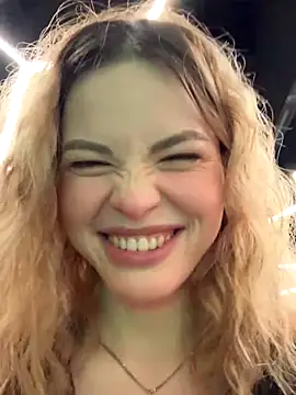 Snapshot of SMELLSEX chatting on 11.05.25 SMELLSEX online show from 11.05.25