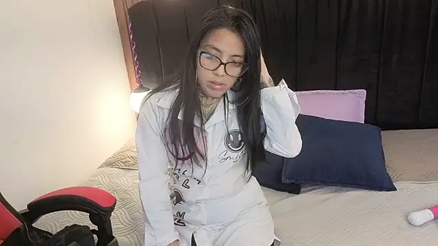 LiaMonroee  online show from 05.31.26