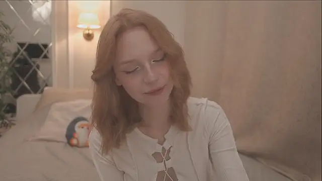 claire bennett online show from 10.08.25