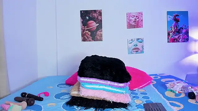 hailey hadid online show from 01.10.26