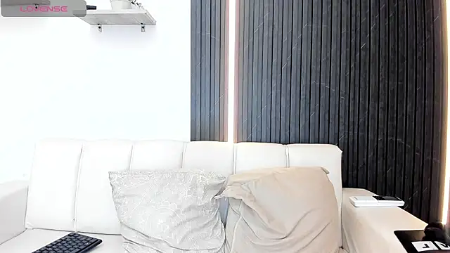 Snapshot of Gabrielaa_Miller_ chatting on 11.08.25 Gabrielaa Miller online show from 11.08.25