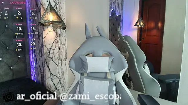 Snapshot of Zami_Escobar_of chatting on 10.03.25 Zami Escobar of online show from 10.03.25