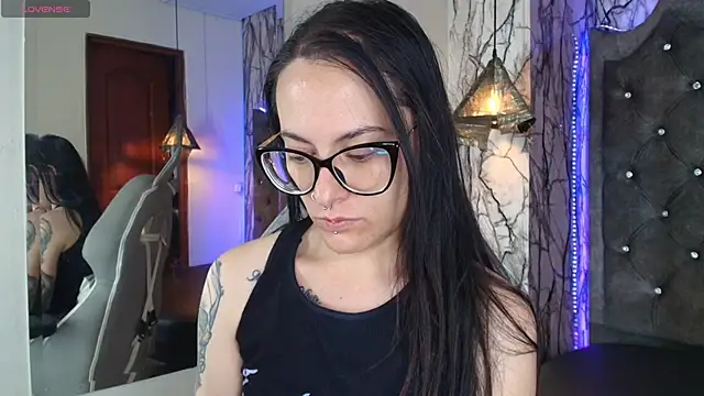 Snapshot of Zami_Escobar_of chatting on 10.08.25 Zami Escobar of online show from 10.08.25