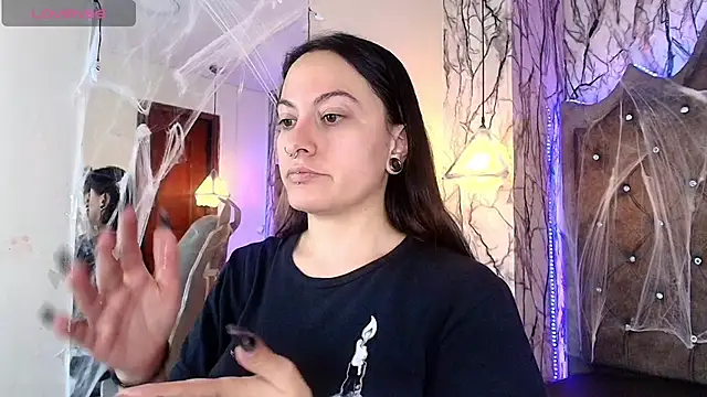 Snapshot of Zami_Escobar_of chatting on 10.28.25 Zami Escobar of online show from 10.28.25