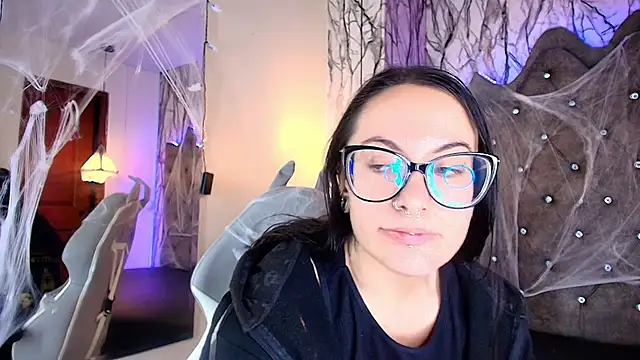 Snapshot of Zami_Escobar_of chatting on 10.30.25 Zami Escobar of online show from 10.30.25