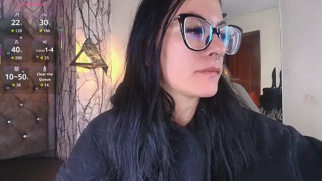 Snapshot of Zami_Escobar_of chatting on 11.23.25 Zami Escobar of online show from 11.23.25