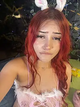 Snapshot of Ashly_cutee chatting on 07.18.26 Ashly cutee online show from 07.18.26
