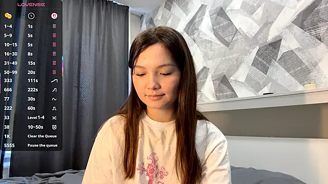 KiraVelvet online show from 10.11.25