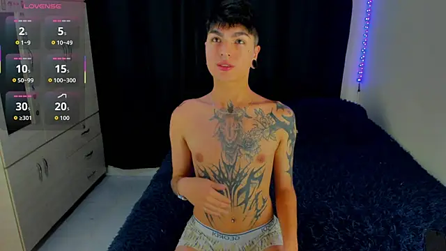 Snapshot of Dark_luckyyy chatting on 11.04.25 Dark luckyyy online show from 11.04.25