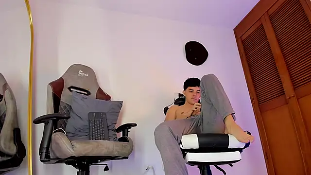 Snapshot of sotooliver3 chatting on 09.28.25 sotooliver3 online show from 09.28.25