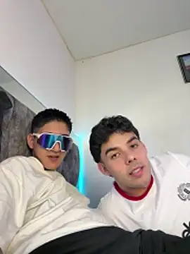 Snapshot of sotooliver3 chatting on 11.30.25 sotooliver3 online show from 11.30.25