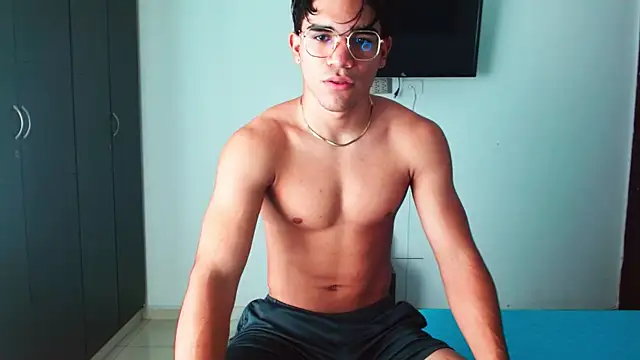 Snapshot of babysebasxxx chatting on 10.31.25 babysebasxxx online show from 10.31.25