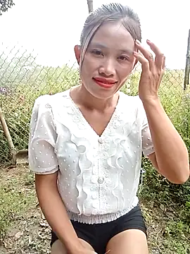 Snapshot of rubi_bae chatting on 10.31.25 rubi bae online show from 10.31.25