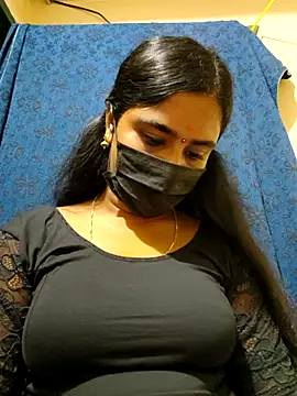 mini-queen online show from 12.18.25