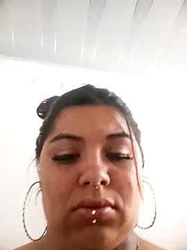 snow belle online show from 10.20.25