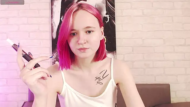 Ericha Stone online show from 09.18.25