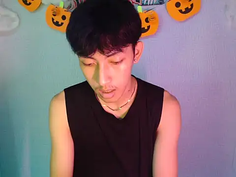 Make your ladyxx online show from 10.17.25