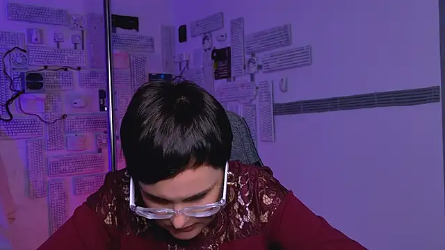 Snapshot of LauraDavidsons chatting on 09.11.25 LauraDavidsons online show from 09.11.25