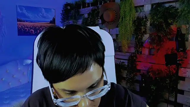 Snapshot of LauraDavidsons chatting on 09.18.25 LauraDavidsons online show from 09.18.25